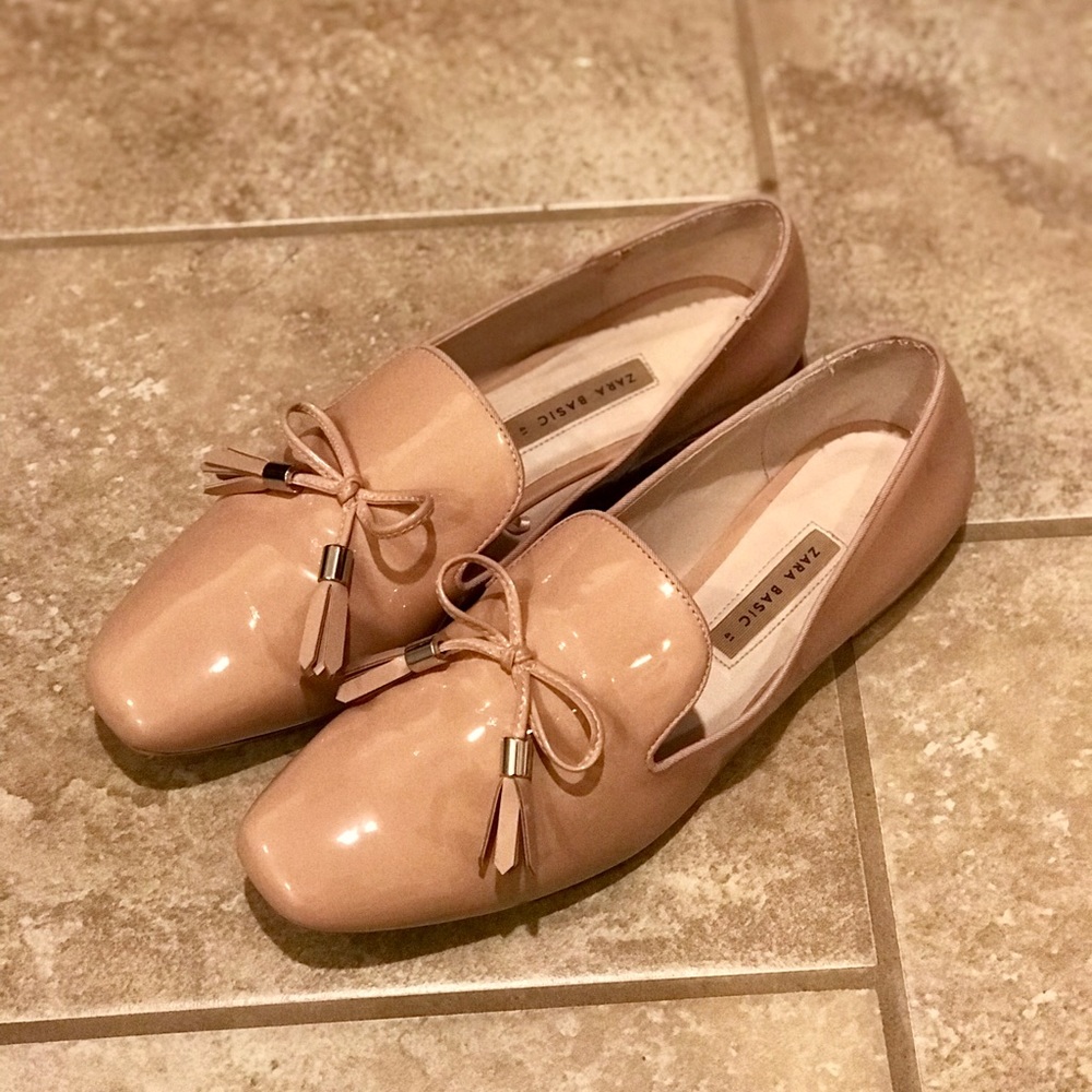 Zara light pink/beige patent leather loafers